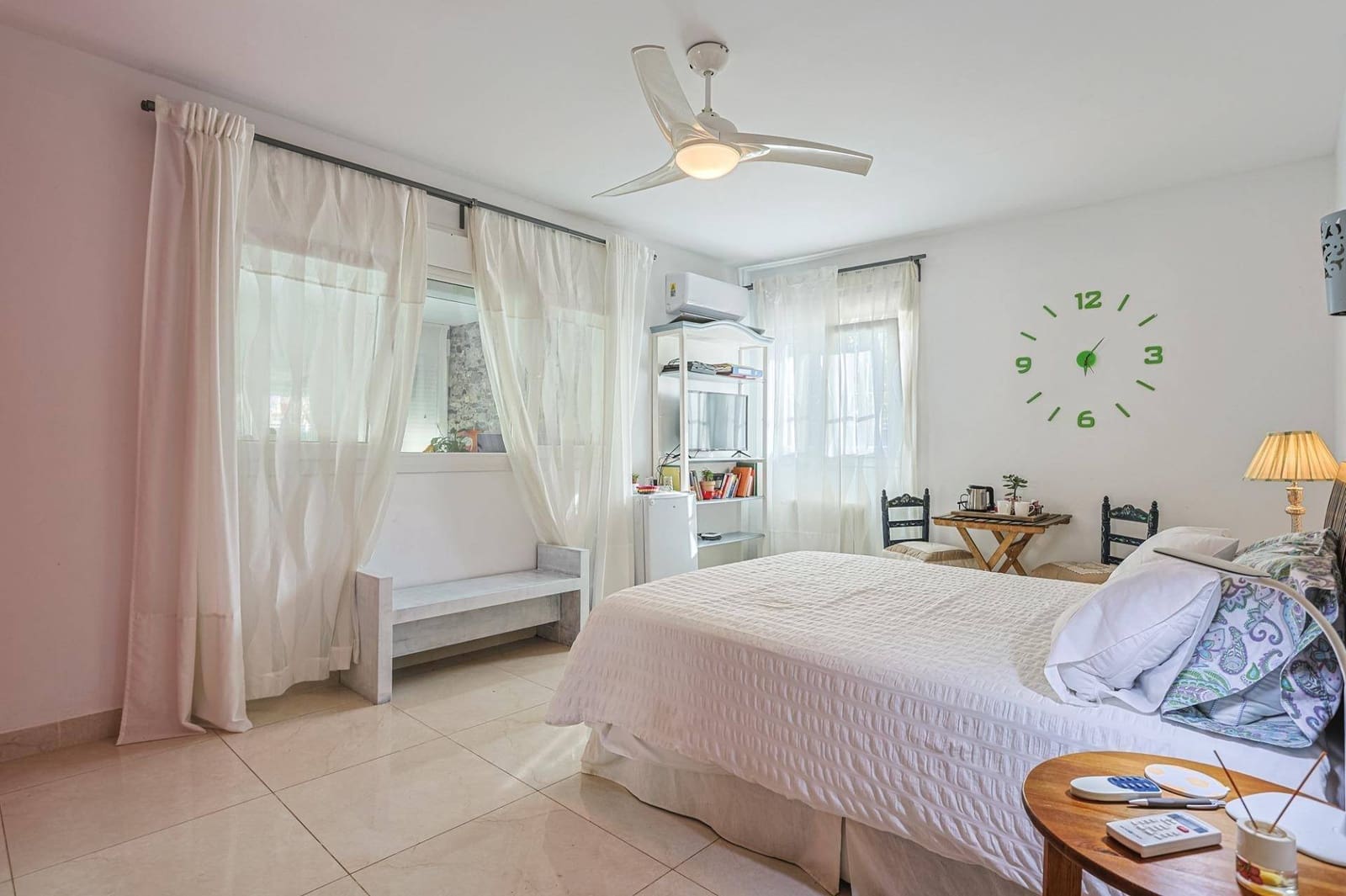 4 soveværelse Villa til salg i Montequinto med swimmingpool garage - € 669.000 (Ref: 9051038)