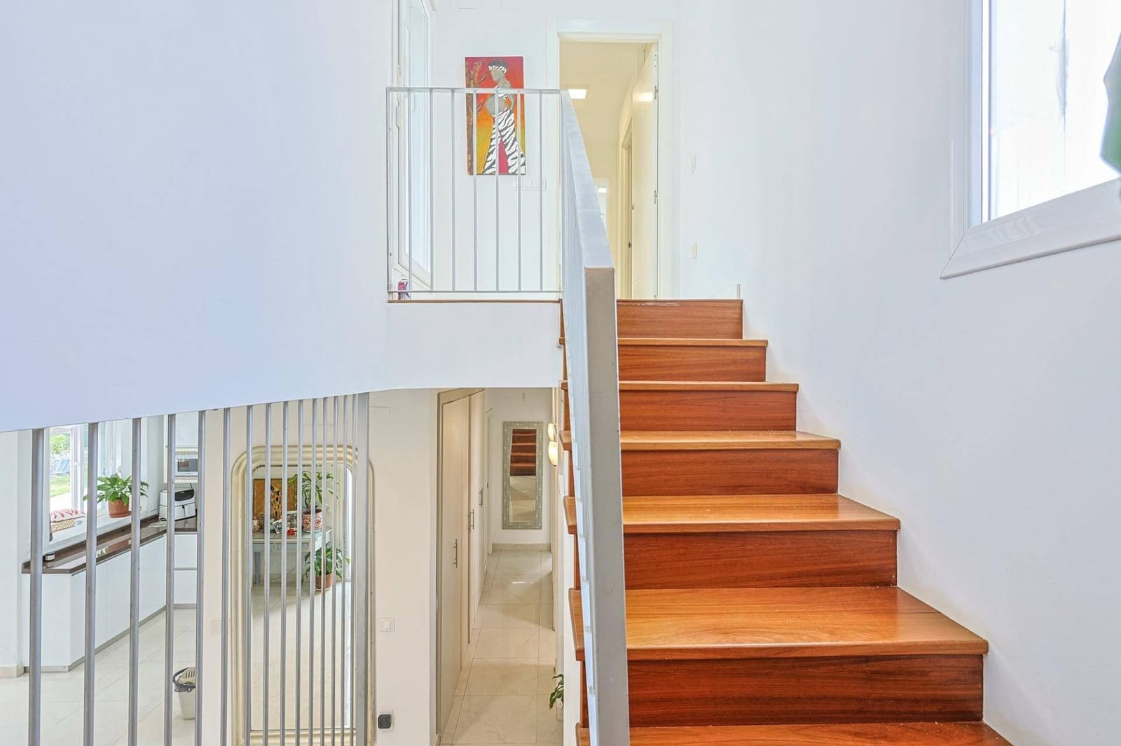 4 soveværelse Villa til salg i Montequinto med swimmingpool garage - € 669.000 (Ref: 9051038)