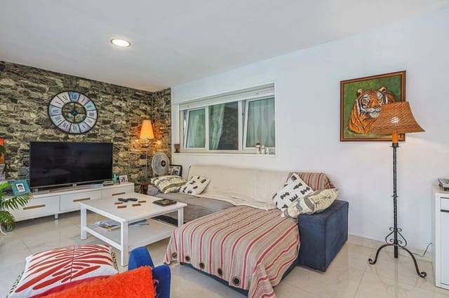 4 soverom Villa til salgs i Montequinto, Dos Hermanas med svømmebasseng garasje - € 669 000 (Ref: 9051038)