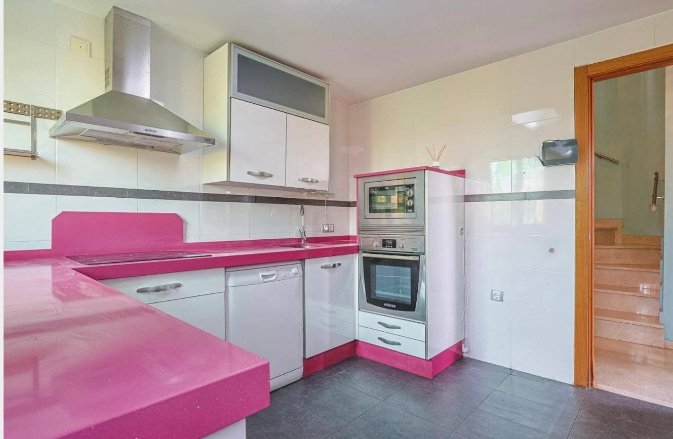 4 soveværelse Semi-Rækkehus til salg i Alcala de Guadaira med swimmingpool garage - € 439.900 (Ref: 9077952)