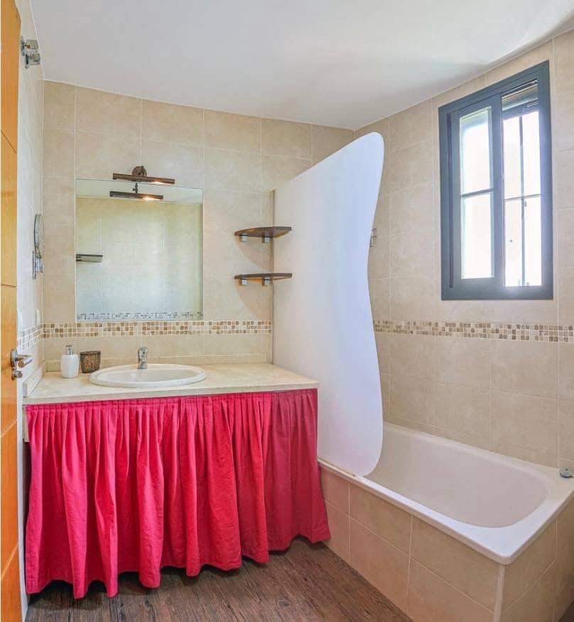 4 soveværelse Semi-Rækkehus til salg i Alcala de Guadaira med swimmingpool garage - € 439.900 (Ref: 9077952)