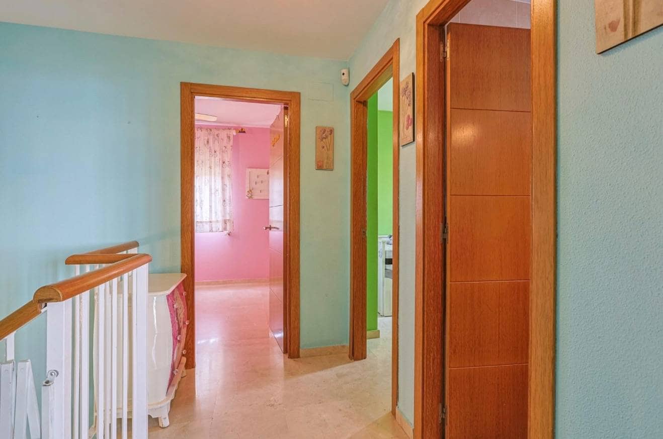 4 soveværelse Semi-Rækkehus til salg i Alcala de Guadaira med swimmingpool garage - € 439.900 (Ref: 9077952)