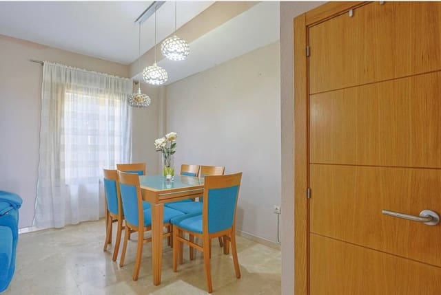 4 bedroom Semi-detached Villa for sale in Alcalá de Guadaira with pool garage - € 439,900 (Ref: 9077952)