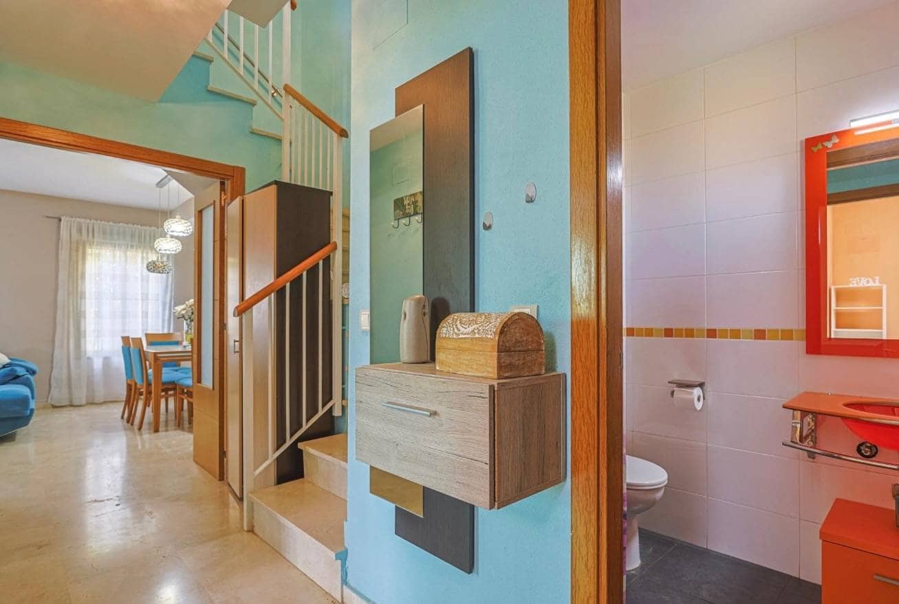 4 soveværelse Semi-Rækkehus til salg i Alcala de Guadaira med swimmingpool garage - € 439.900 (Ref: 9077952)