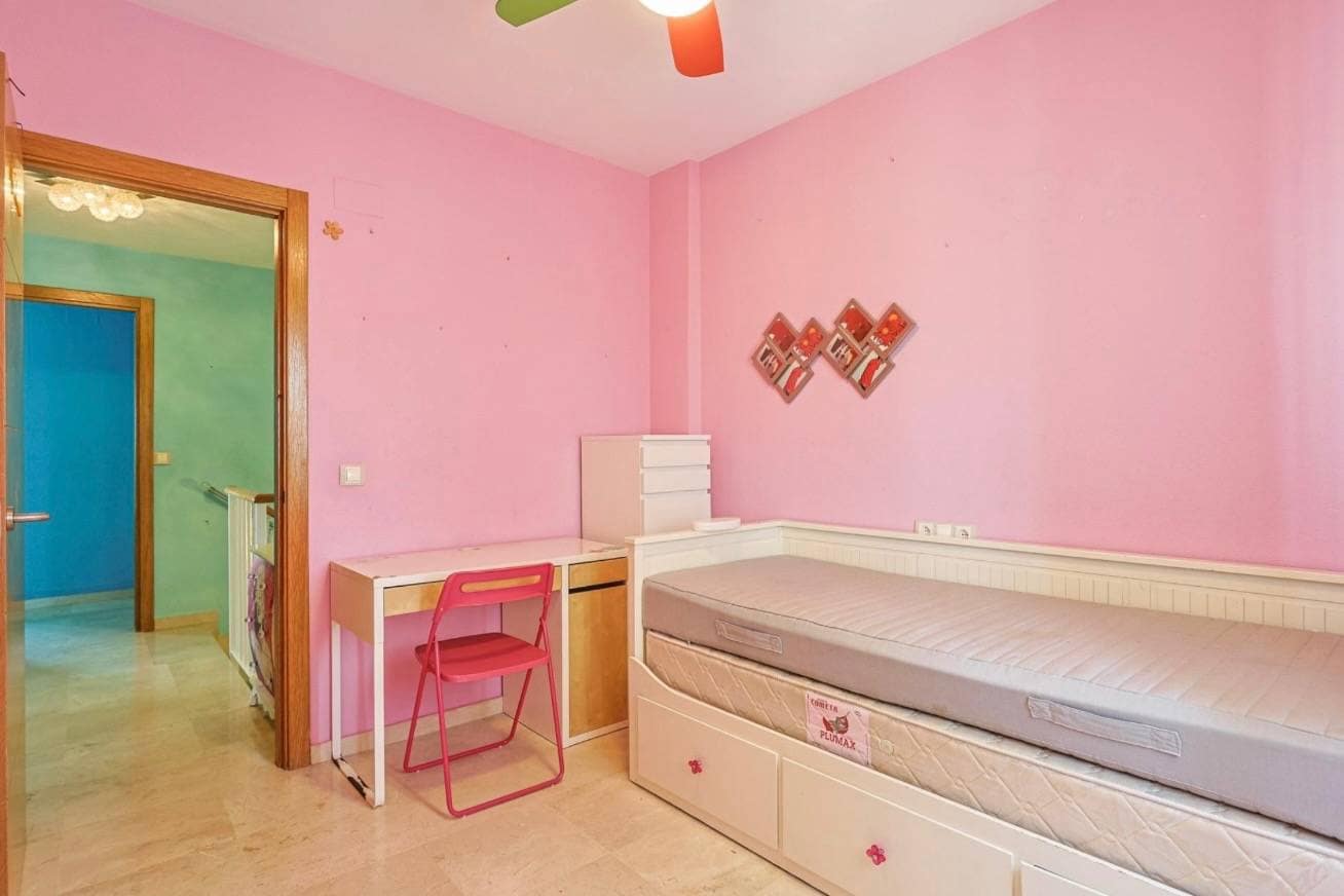 4 soveværelse Semi-Rækkehus til salg i Alcala de Guadaira med swimmingpool garage - € 439.900 (Ref: 9077952)