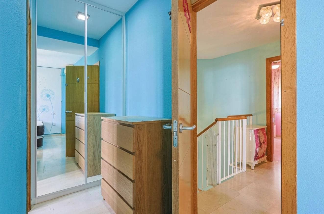 4 soveværelse Semi-Rækkehus til salg i Alcala de Guadaira med swimmingpool garage - € 439.900 (Ref: 9077952)