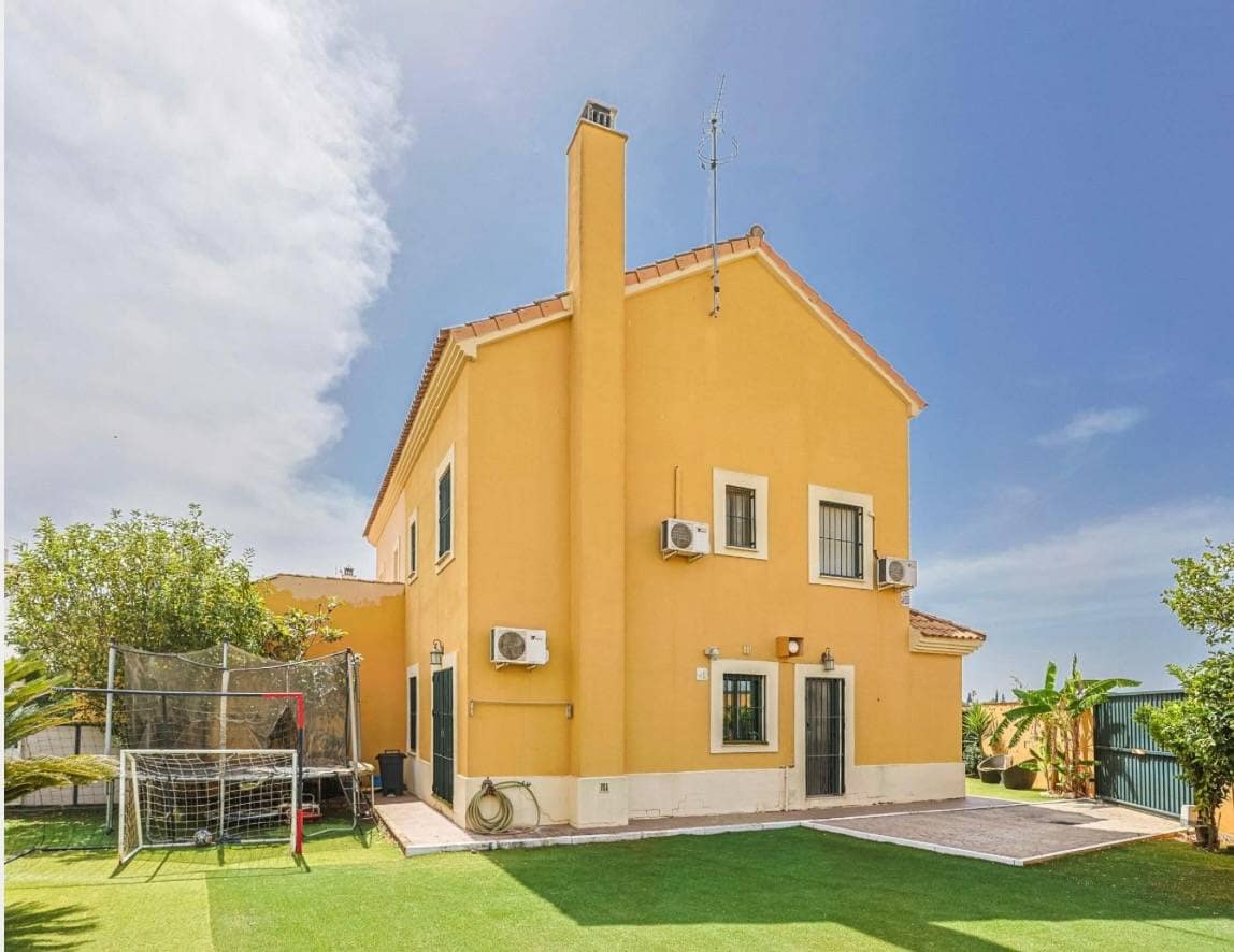 4 soveværelse Semi-Rækkehus til salg i Alcala de Guadaira med swimmingpool garage - € 439.900 (Ref: 9077952)