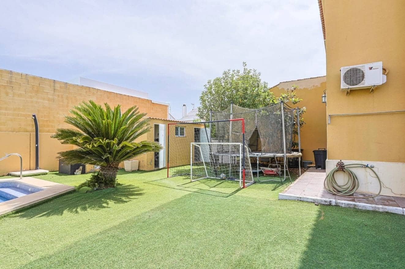 4 soveværelse Semi-Rækkehus til salg i Alcala de Guadaira med swimmingpool garage - € 439.900 (Ref: 9077952)