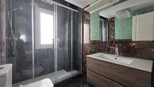 1 Zimmer Apartment zu verkaufen in Puerto de Estepona, Estepona - 299.000 € (Ref: 9102902)