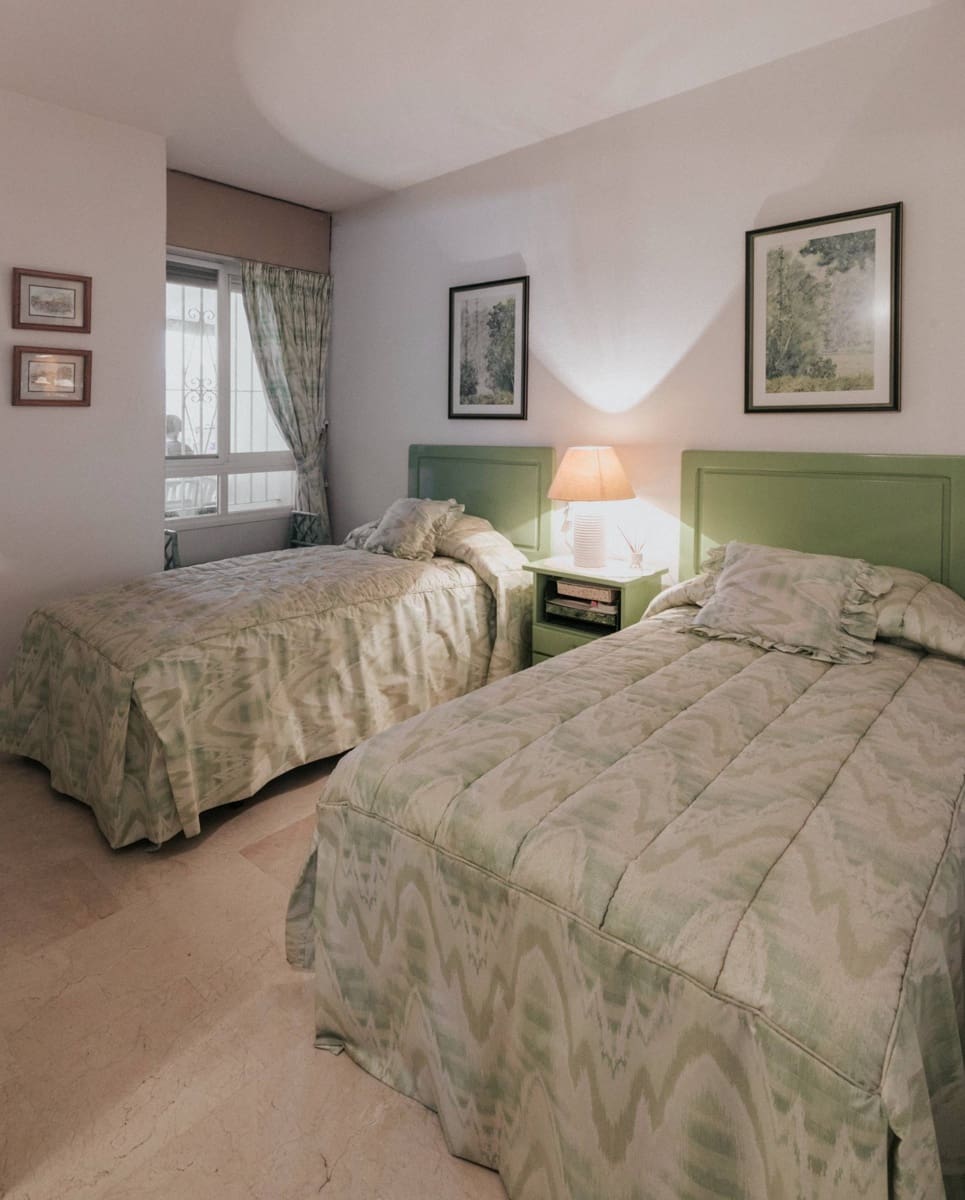 2 chambre Appartement à vendre à Estepona avec piscine garage - 350 000 € (Ref: 9114156)