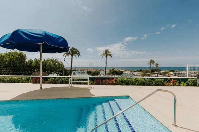 2 chambre Appartement à vendre à Puerto de Estepona, Estepona avec piscine garage - 350 000 € (Ref: 9114156)