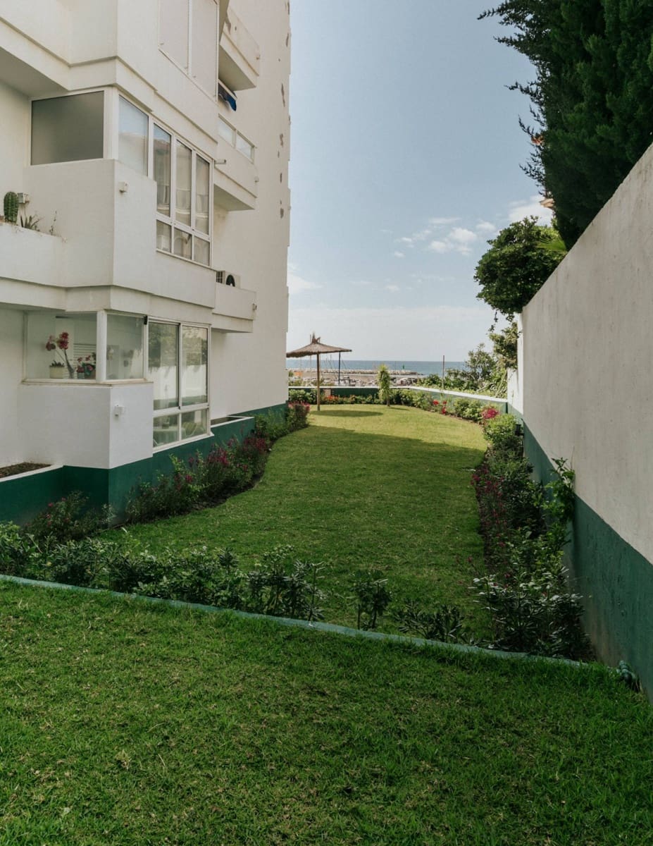 2 chambre Appartement à vendre à Estepona avec piscine garage - 350 000 € (Ref: 9114156)