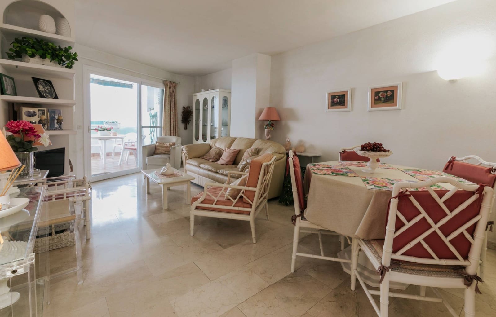 2 chambre Appartement à vendre à Estepona avec piscine garage - 350 000 € (Ref: 9114156)