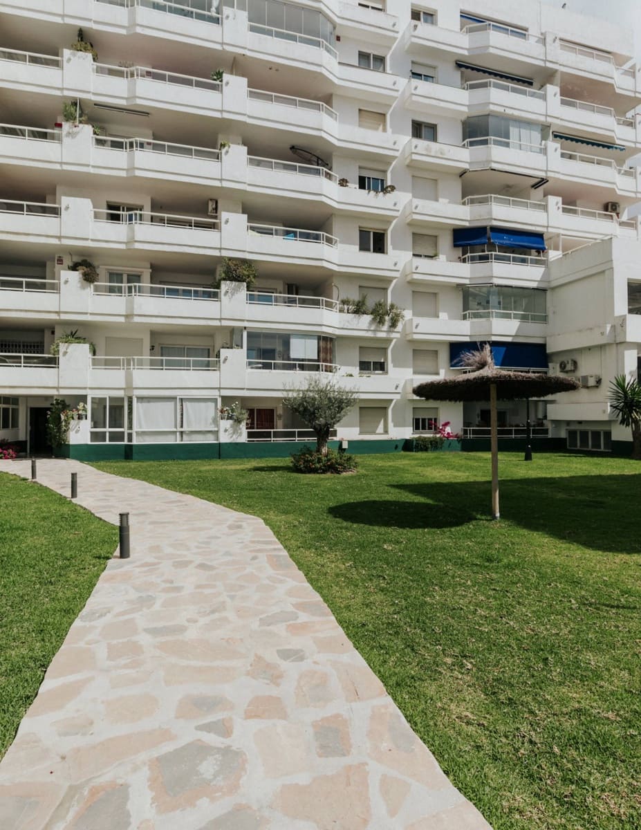 2 chambre Appartement à vendre à Estepona avec piscine garage - 350 000 € (Ref: 9114156)