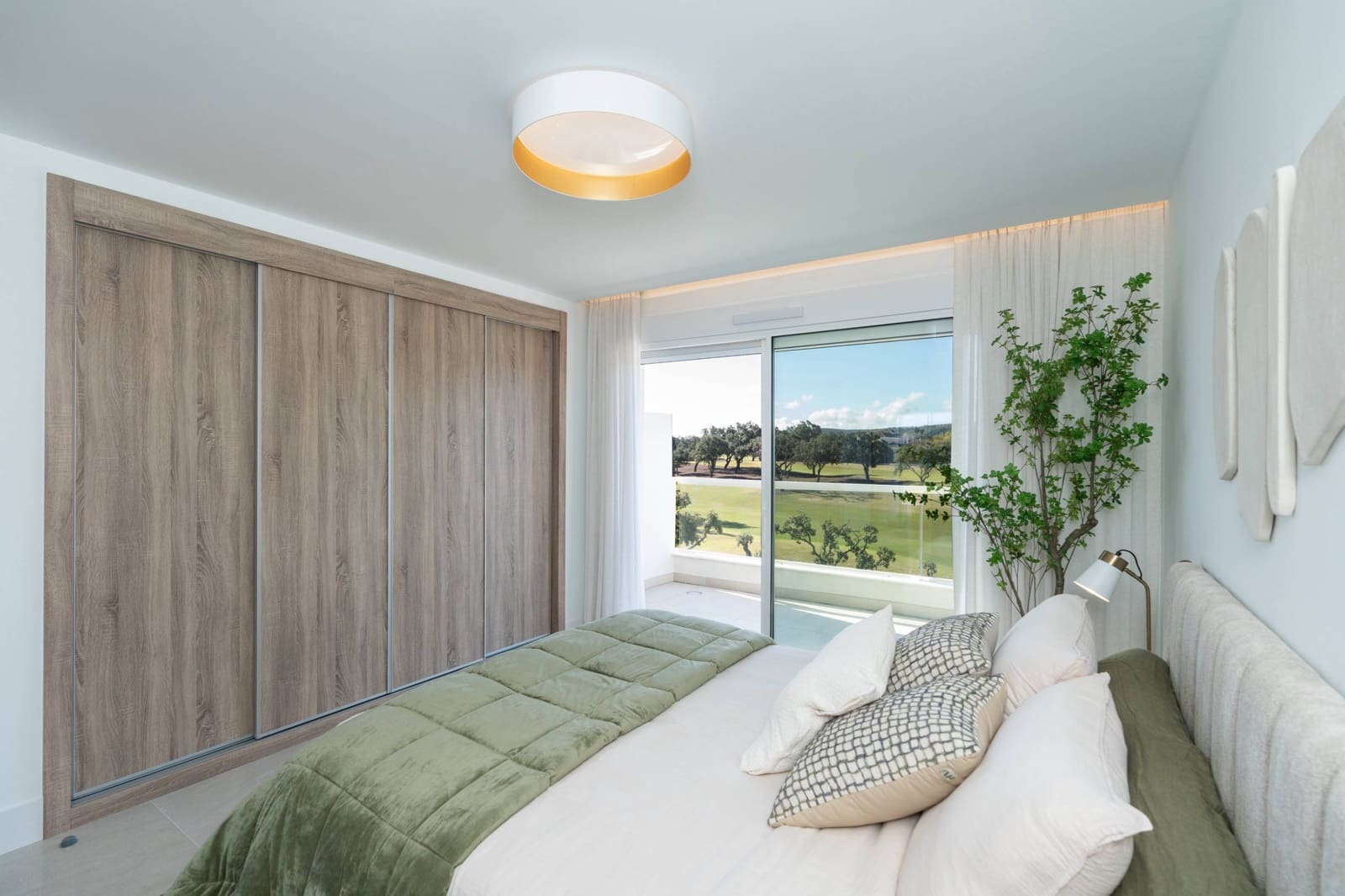 3 sypialnia Penthouse na sprzedaż w Sotogrande z basenem garażem - 665 000 € (Ref: 9117026)