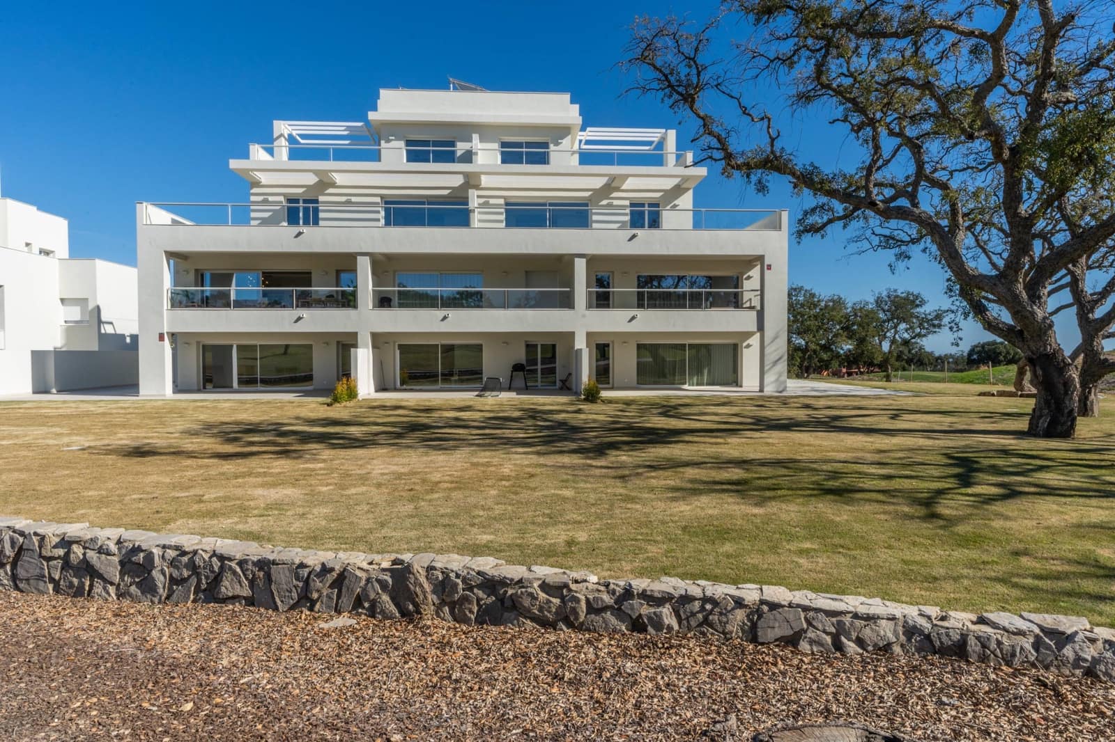 3 sypialnia Penthouse na sprzedaż w Sotogrande z basenem garażem - 665 000 € (Ref: 9117026)