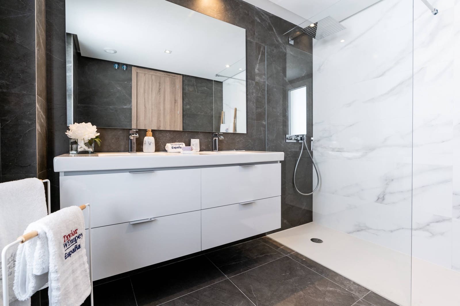 Apartamento de 2 habitaciones en Sotogrande en venta con piscina garaje - 415.000 € (Ref: 9117027)