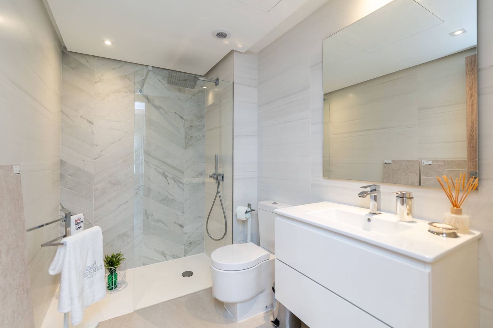 Apartamento de 2 habitaciones en Sotogrande en venta con piscina garaje - 415.000 € (Ref: 9117027)