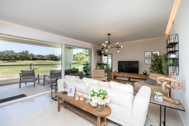 Apartamento de 2 habitaciones en Sotogrande, San Roque en venta con piscina garaje - 415.000 € (Ref: 9117027)