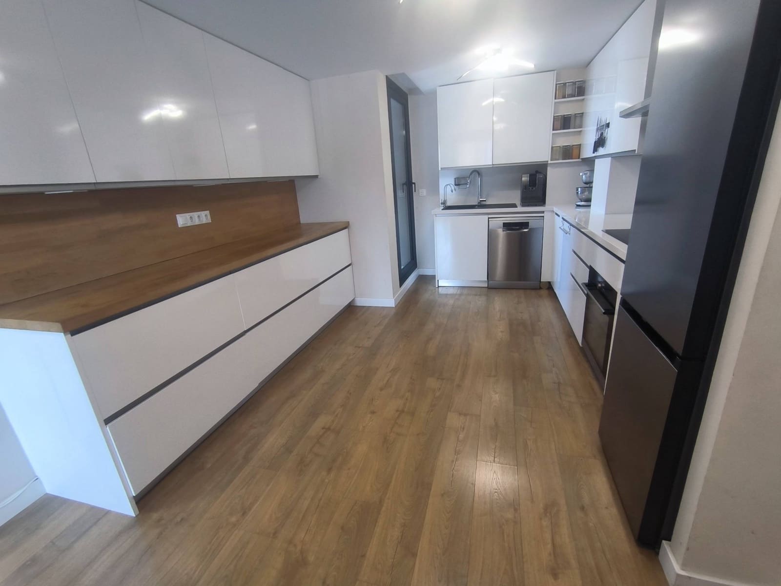 3 soveværelse Penthouse til salg i Estepona med swimmingpool garage - € 650.000 (Ref: 9118728)