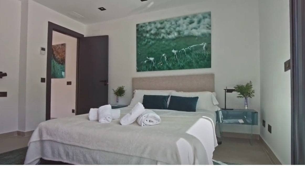 4 bedroom Villa for sale in Mijas with pool garage - € 2,100,000 (Ref: 9141610)