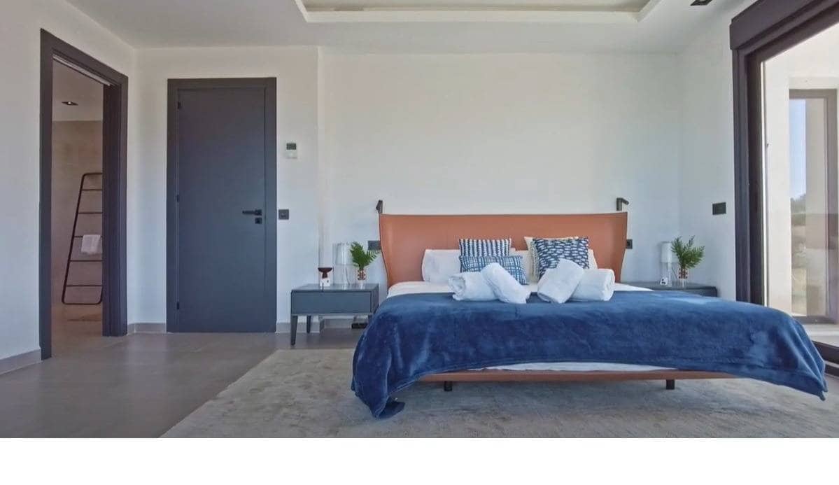 4 bedroom Villa for sale in Mijas with pool garage - € 2,100,000 (Ref: 9141610)