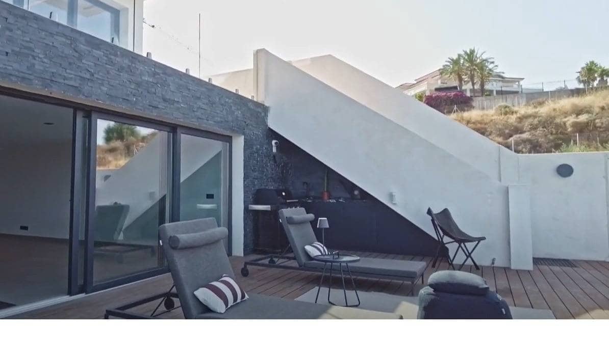 4 bedroom Villa for sale in Mijas with pool garage - € 2,100,000 (Ref: 9141610)