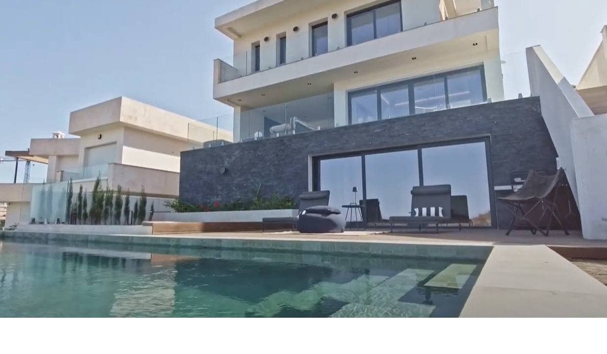 4 bedroom Villa for sale in Mijas with pool garage - € 2,100,000 (Ref: 9141610)