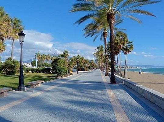 Apartamento de 2 habitaciones en San Pedro de Alcantara en venta con piscina garaje - 530.000 € (Ref: 9159461)