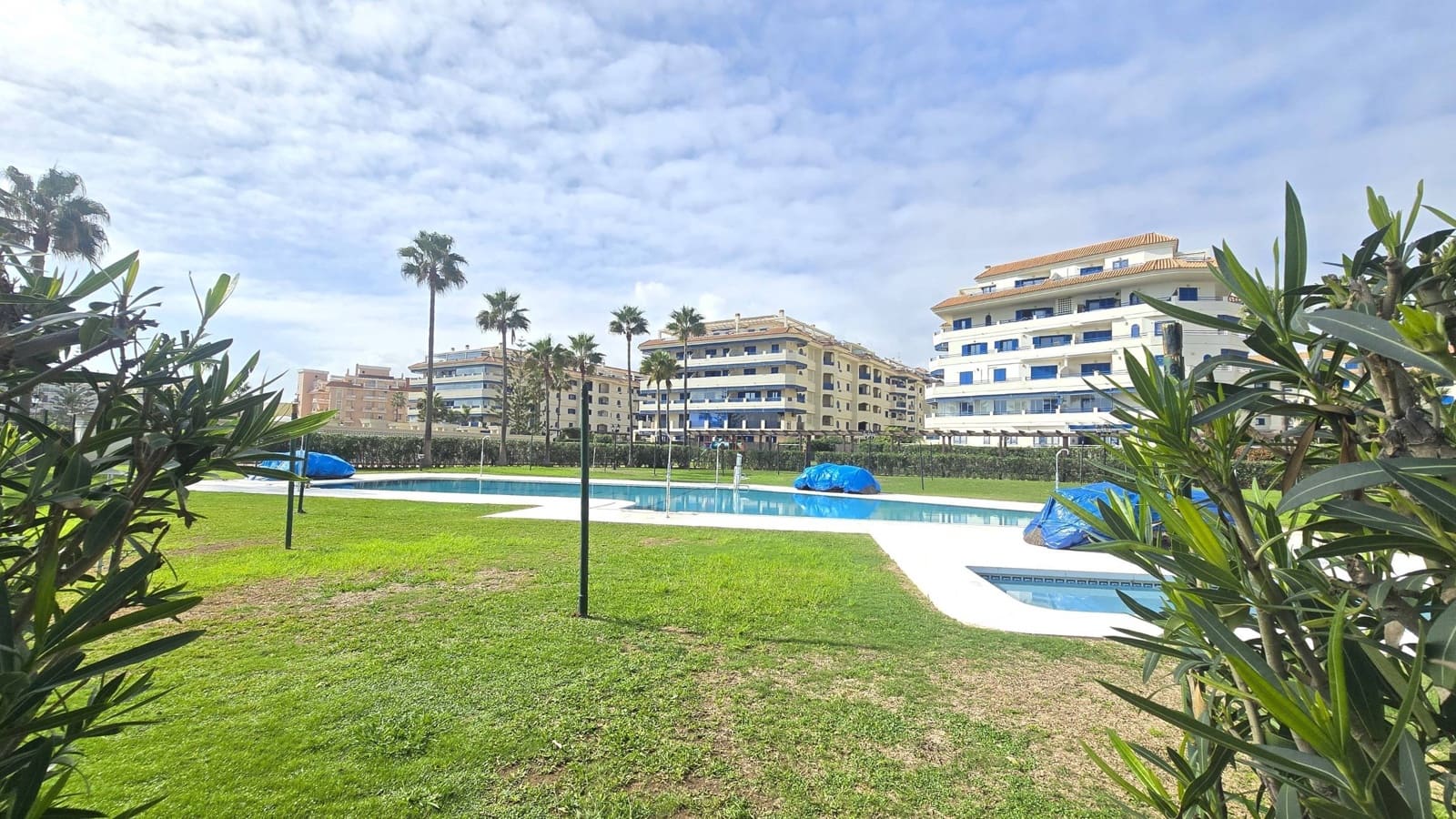 1 bedroom Beach Apartment for sale in San Luis de Sabinillas with pool garage - € 250,000 (Ref: 9202450)