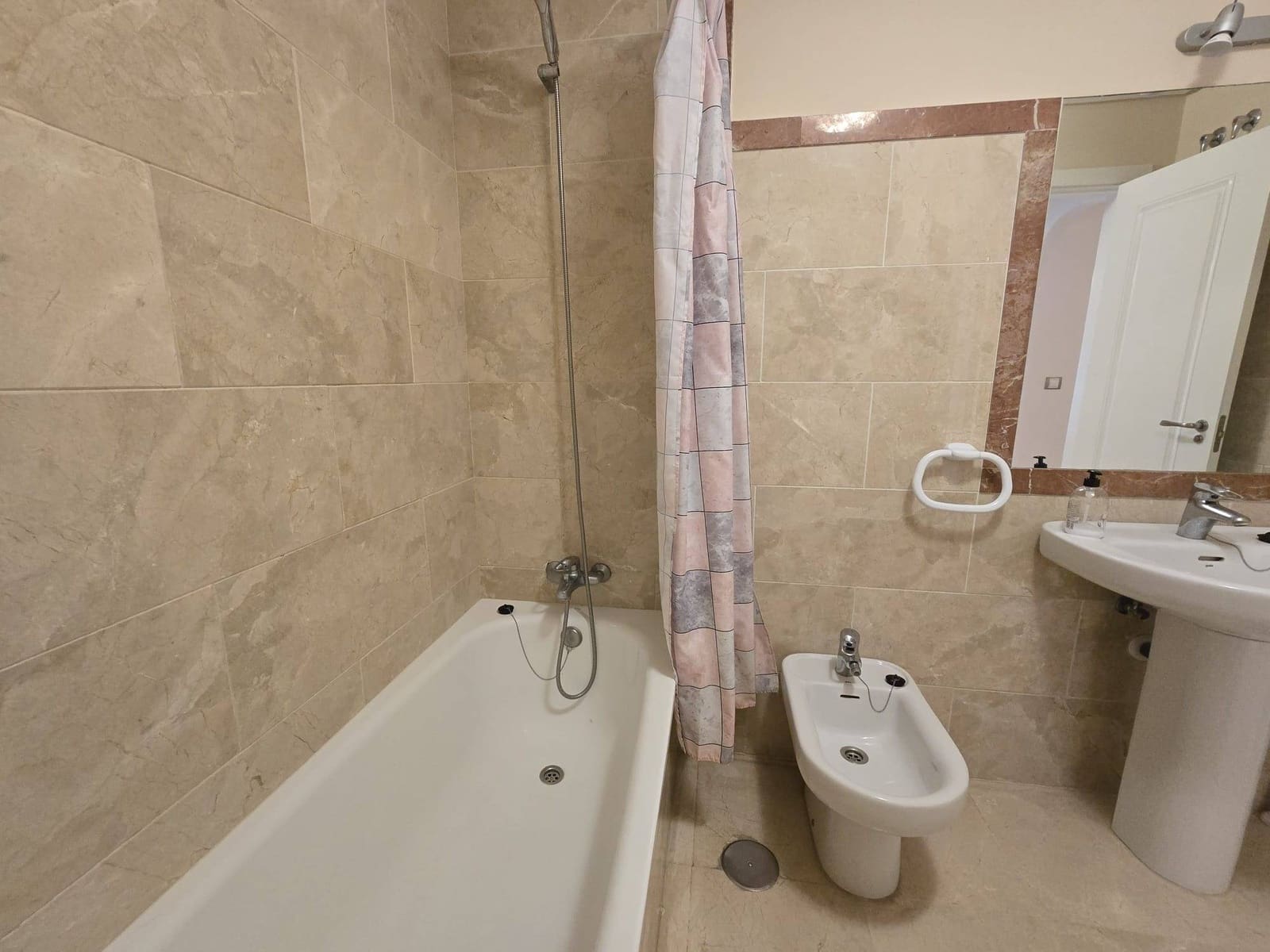 1 bedroom Beach Apartment for sale in San Luis de Sabinillas with pool garage - € 250,000 (Ref: 9202450)