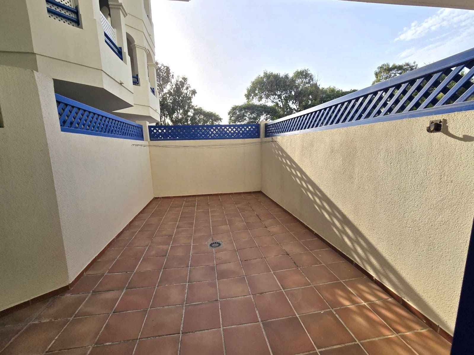 1 slaapkamer Strandappartement te koop in San Luis de Sabinillas met zwembad garage - € 250.000 (Ref: 9202450)