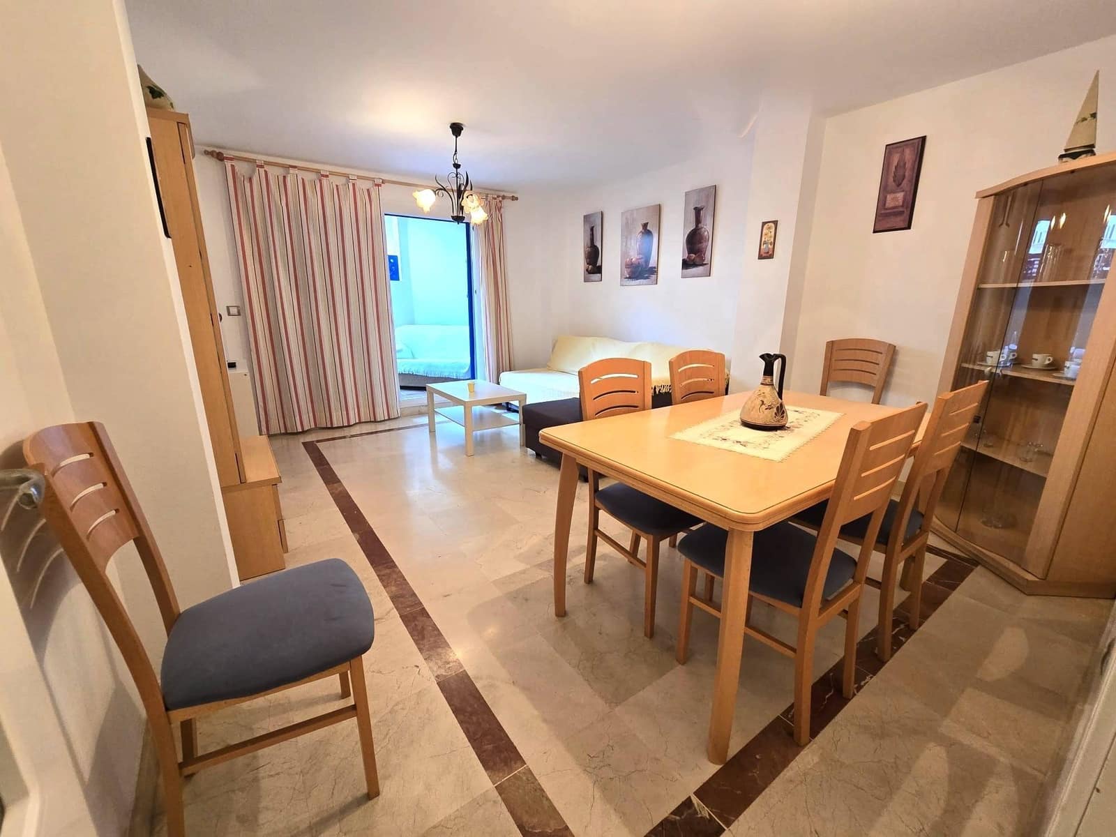 1 makuuhuone Ranta-asunto myytävänä paikassa San Luis de Sabinillas mukana uima-altaan 
autotalli - 250 000 € (Ref: 9202450)