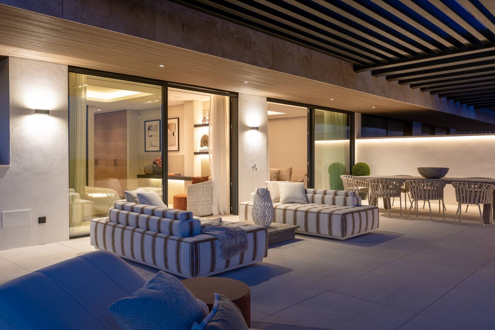 3 Zimmer Apartment zu verkaufen in Estepona mit Pool Garage - 2.490.000 € (Ref: 9217406)