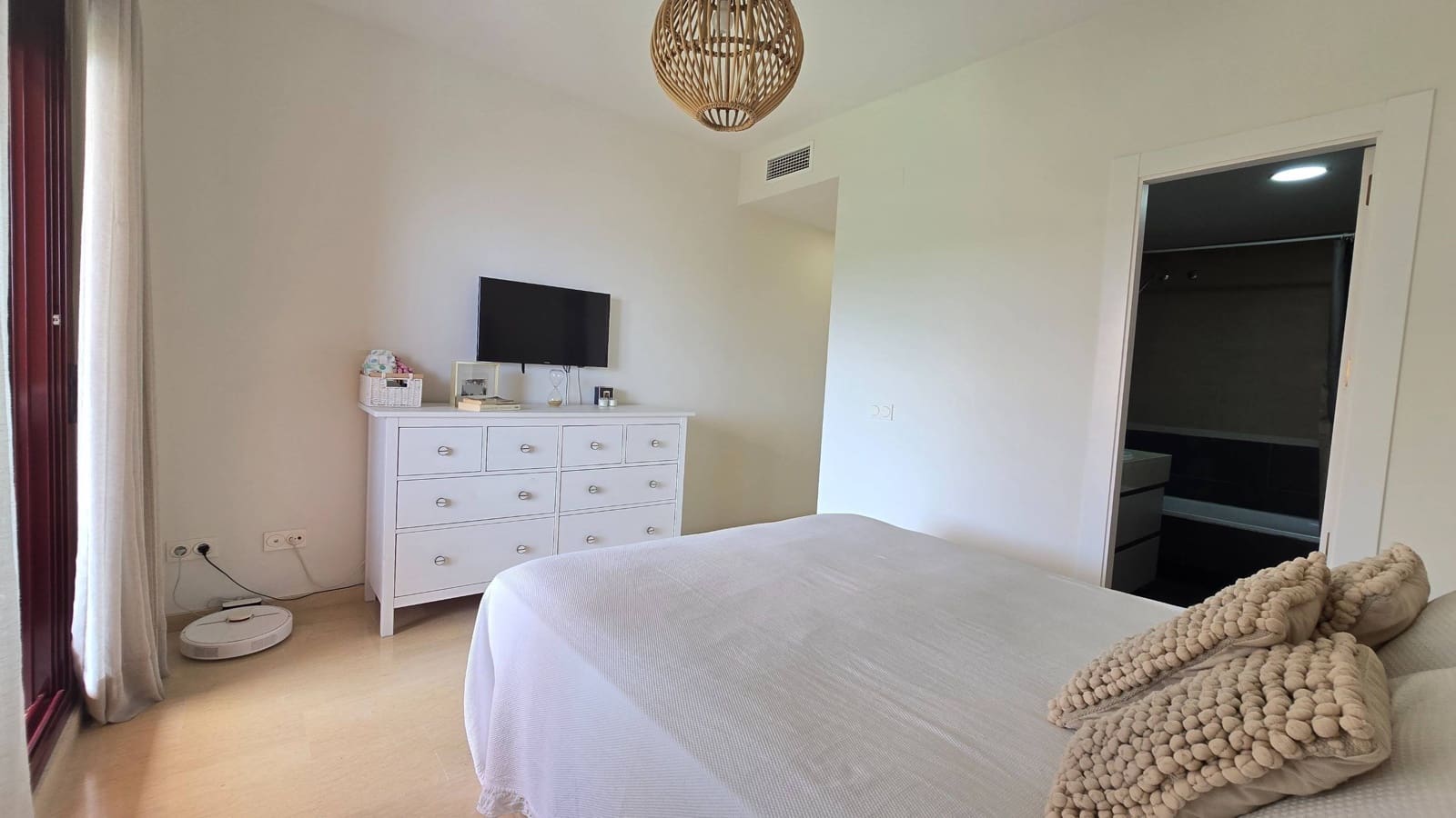 3 Zimmer Apartment zu verkaufen in Manilva mit Pool Garage - 480.000 € (Ref: 9248212)