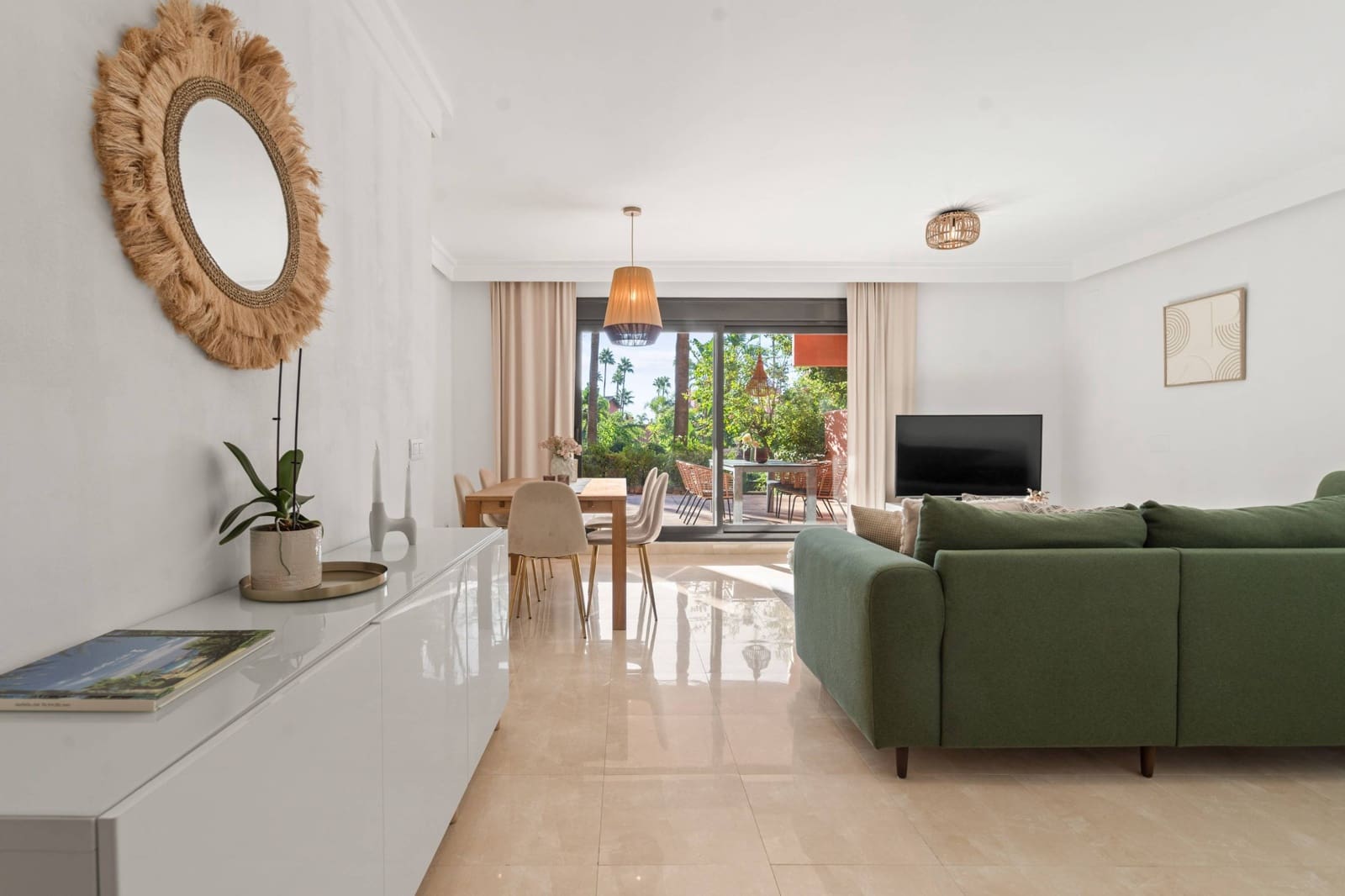 2 makuuhuone Huoneisto myytävänä paikassa New Golden Mile mukana uima-altaan 
autotalli - 625 000 € (Ref: 9272615)