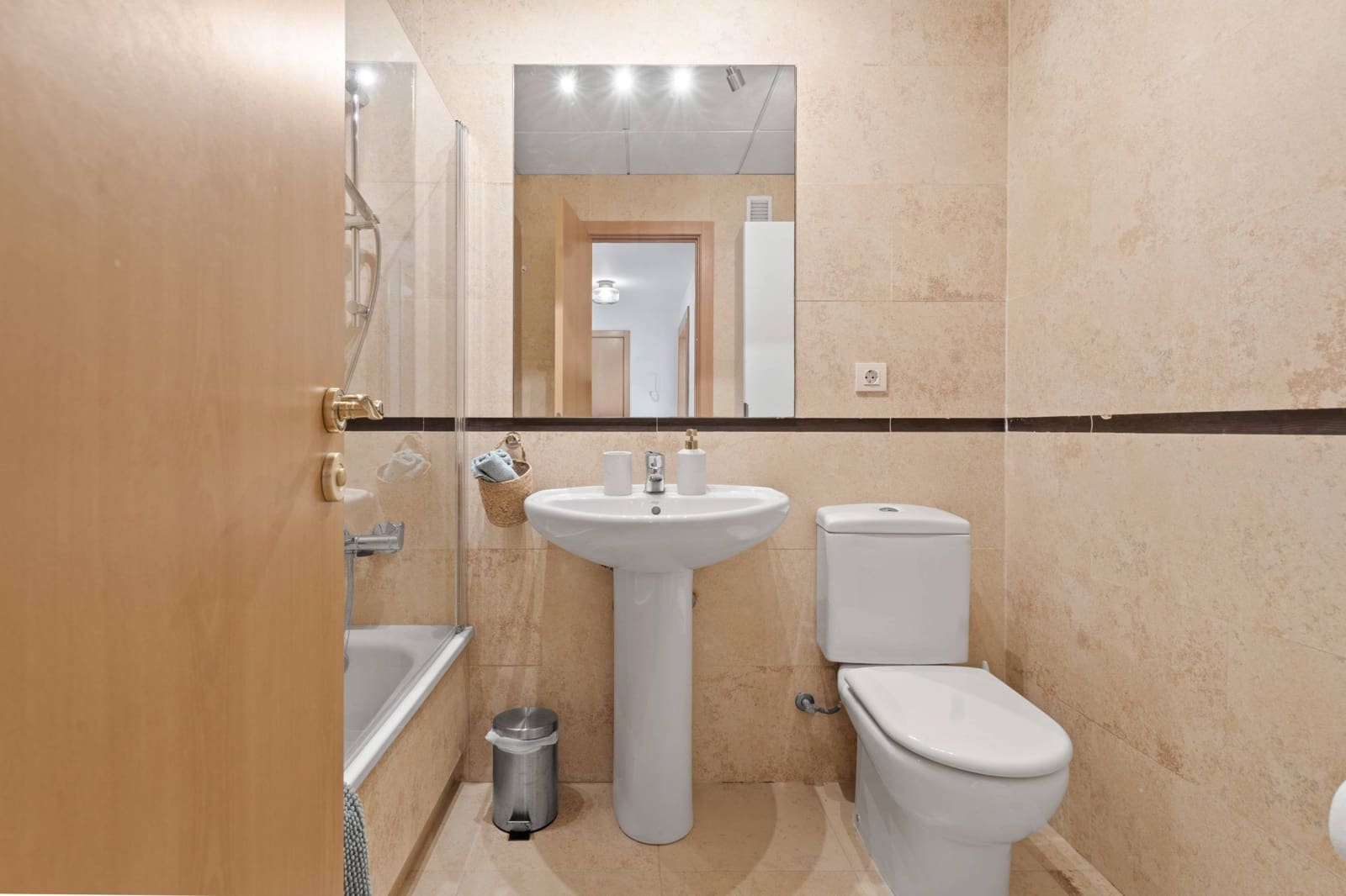 2 makuuhuone Huoneisto myytävänä paikassa New Golden Mile mukana uima-altaan 
autotalli - 625 000 € (Ref: 9272615)