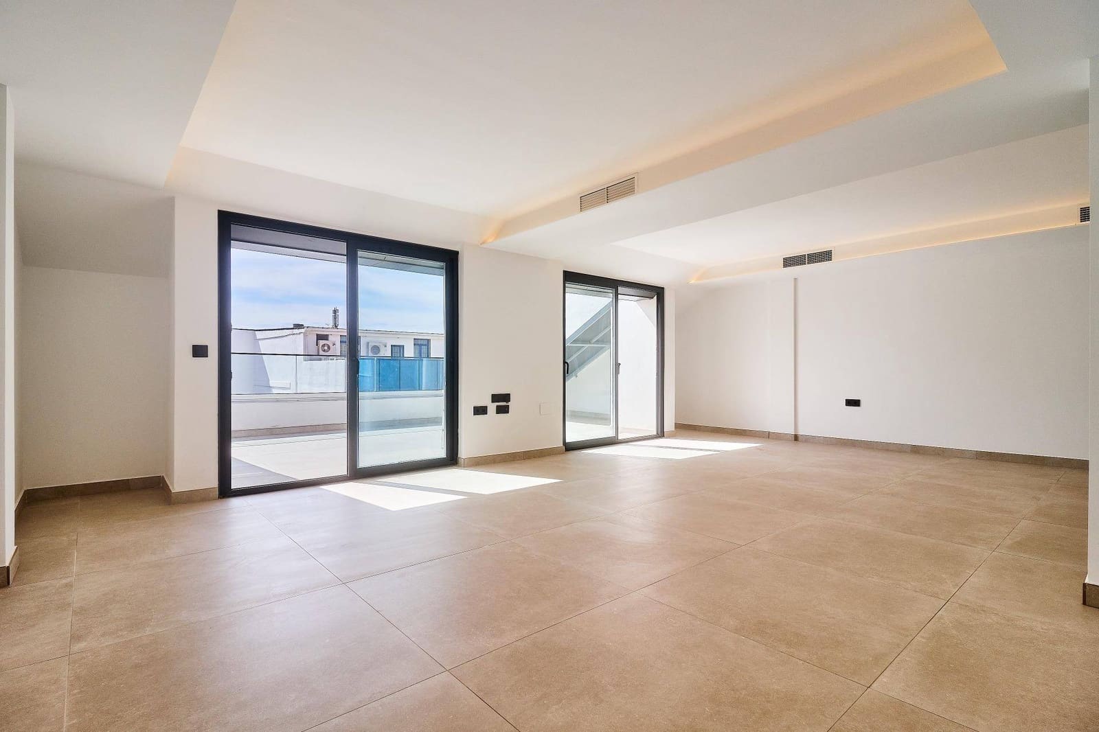 Ático de 2 habitaciones en Fuengirola en venta - 995.000 € (Ref: 9276354)