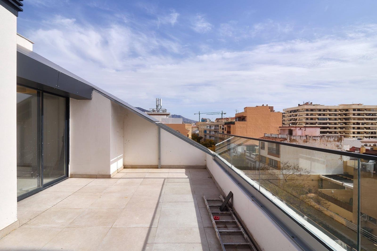 Ático de 2 habitaciones en Fuengirola en venta - 995.000 € (Ref: 9276354)