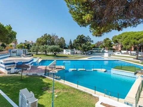 3 sovrum Radhus till salu i Estepona med pool garage - 570 000 € (Ref: 9294662)