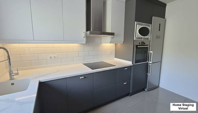 3 soveværelse Rækkehus til salg i Puerto de Estepona, Estepona med swimmingpool garage - € 570.000 (Ref: 9294662)