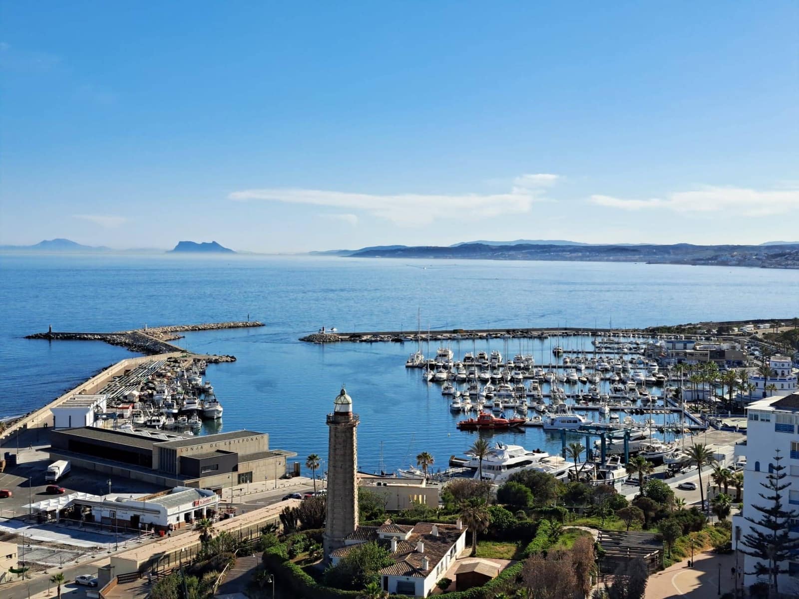 3 sovrum Radhus till salu i Estepona med pool garage - 570 000 € (Ref: 9294662)