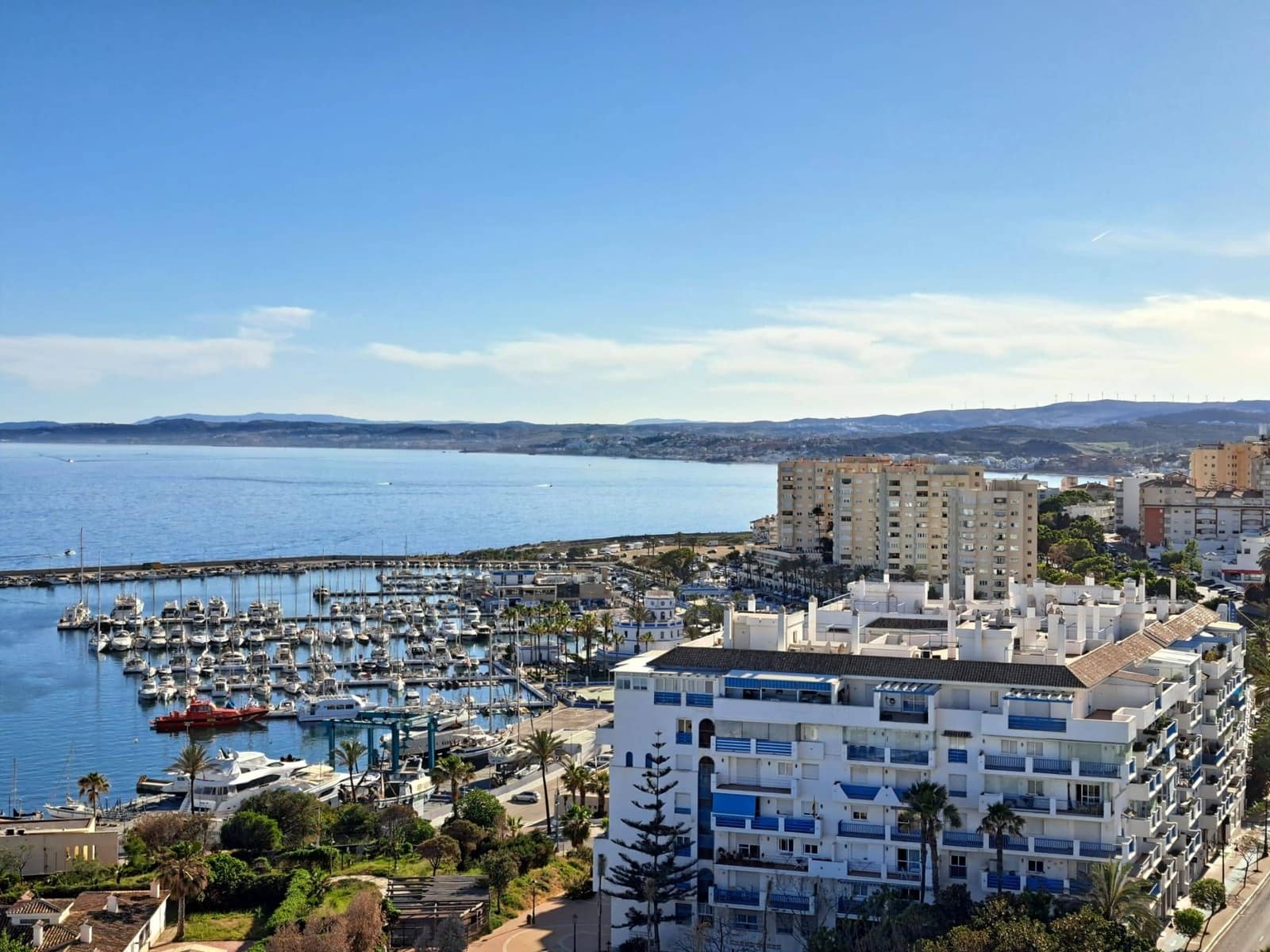 3 sovrum Radhus till salu i Estepona med pool garage - 570 000 € (Ref: 9294662)