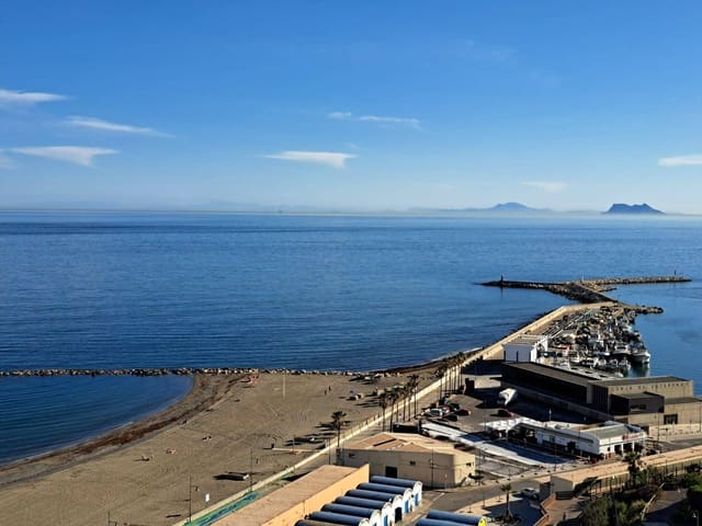 3 soveværelse Rækkehus til salg i Puerto de Estepona, Estepona med swimmingpool garage - € 570.000 (Ref: 9294662)