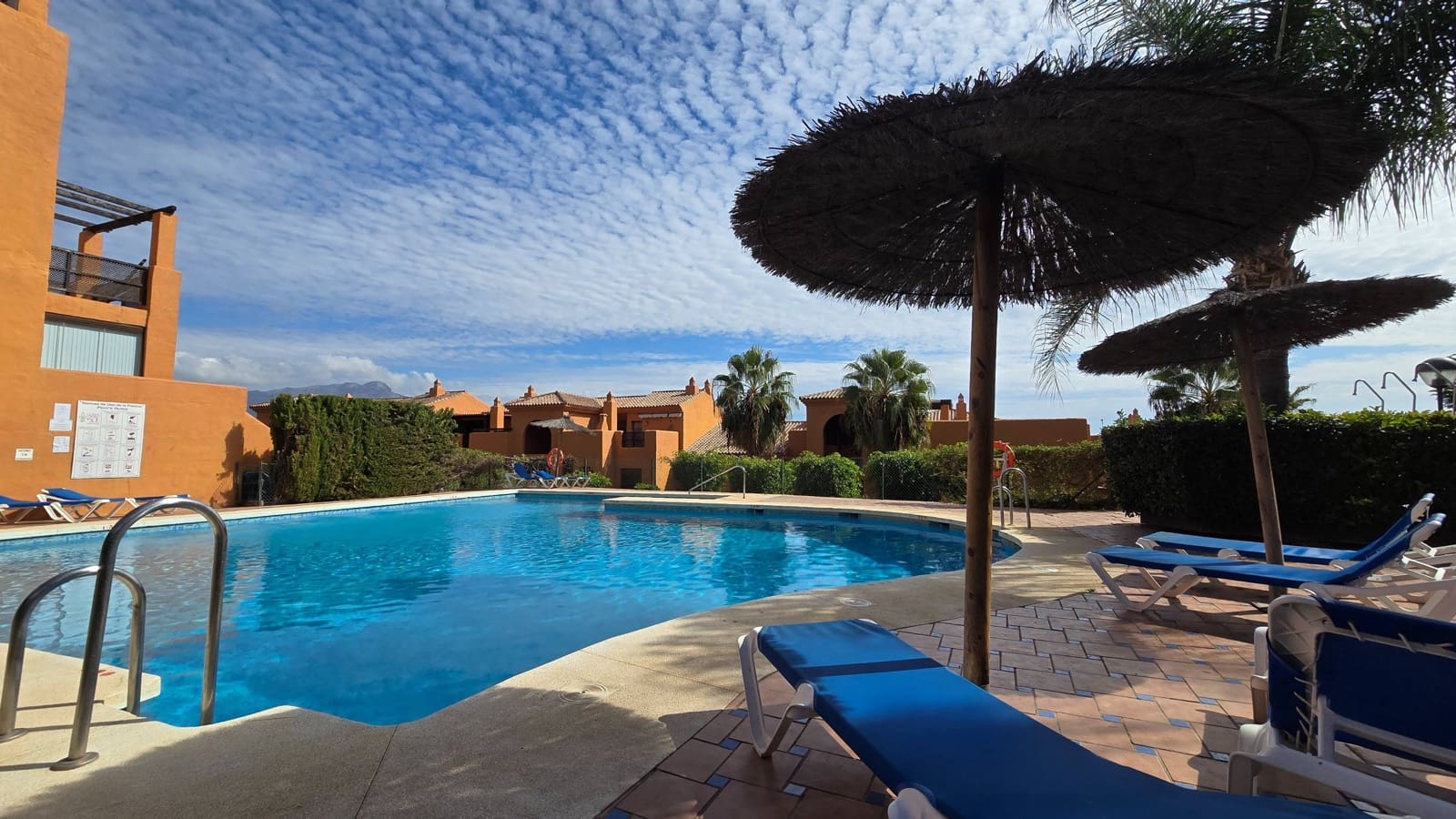 3 Zimmer Apartment zu verkaufen in Benahavis mit Pool Garage - 490.000 € (Ref: 9326480)