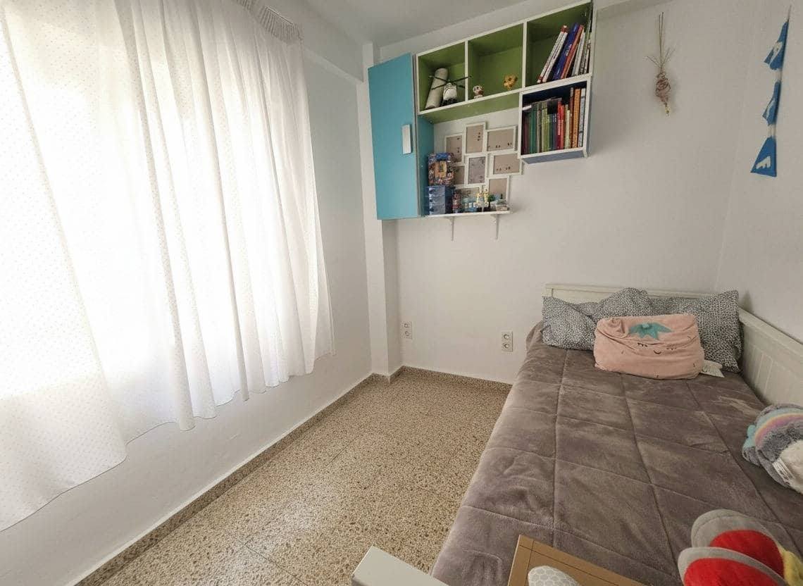 3 chambre Appartement à vendre à Estepona - 225 000 € (Ref: 9338056)