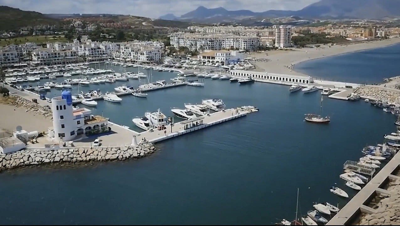 2 chambre Penthouse à vendre à Estepona avec piscine garage - 351 000 € (Ref: 9344792)