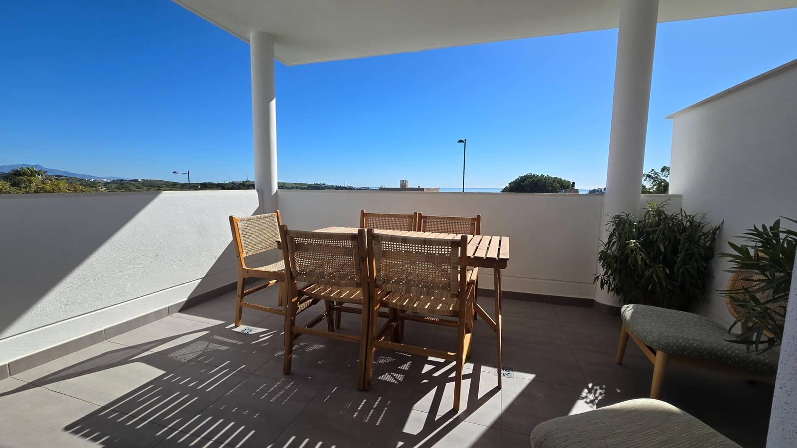 Ático de 3 habitaciones en Estepona en venta con piscina garaje - 450.000 € (Ref: 9347372)
