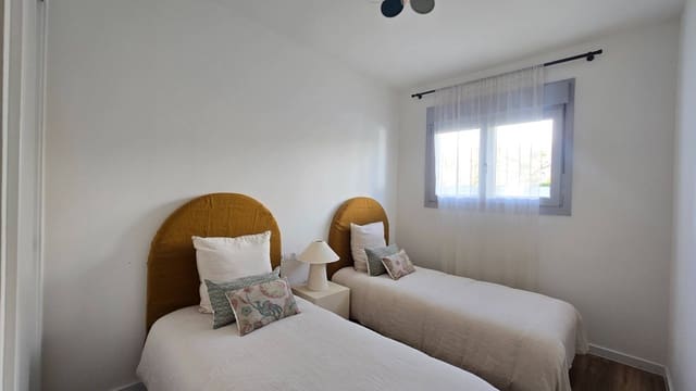 3 chambre Appartement à vendre à Estepona avec piscine garage - 438 000 € (Ref: 9347373)