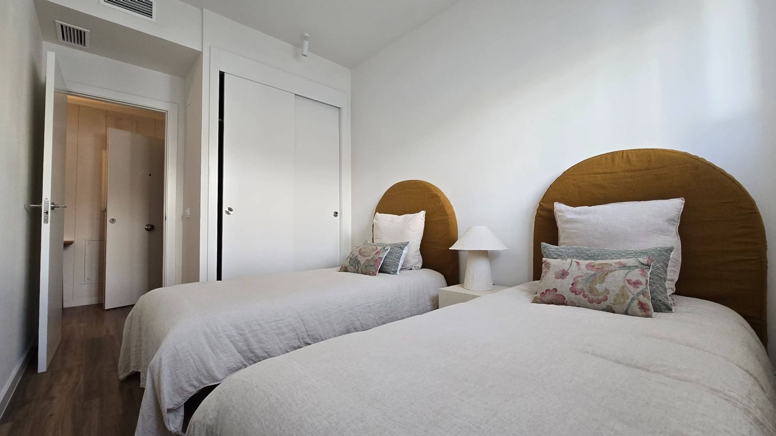 3 chambre Appartement à vendre à Estepona avec piscine garage - 438 000 € (Ref: 9347373)